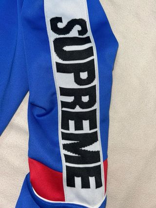 Chaqueta Supreme Talla M Azul(Precio negocialble)