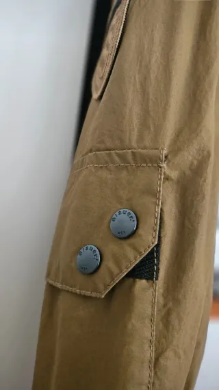 Gabardina Blauer Original Verde Oliva con etiqueta