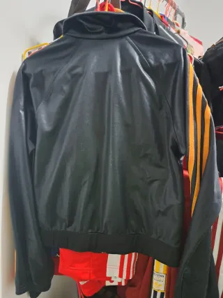 Chaqueta Adidas Respect Me Negra Naranja