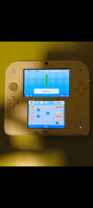 Nintendo 2DS Blanca y roja.