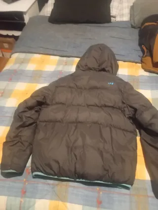 Cazadora de invierno negra y azul talla 12 años