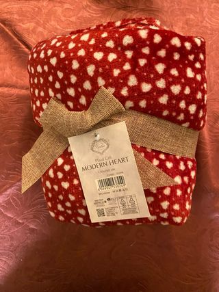 Coperta plaid con cuori rossi e bianchi