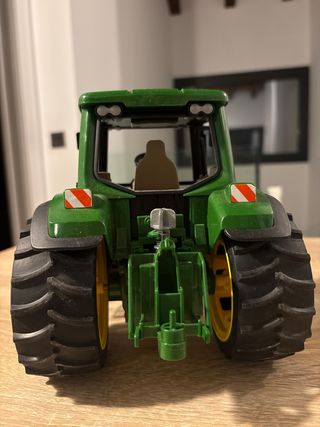 Tractor John Deere 7R Bruder