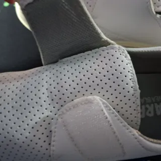 Zuecos SKARPPA blancos