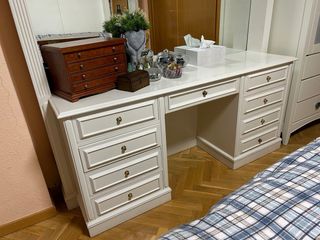 Cómoda puente blanca con 9 cajones y espejo