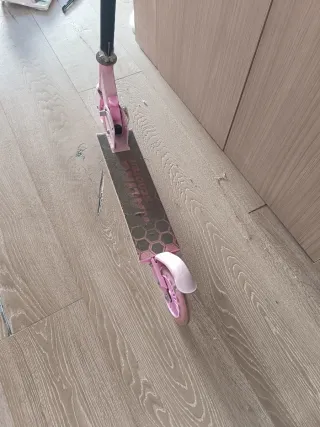 Patín infantil rosa con freno