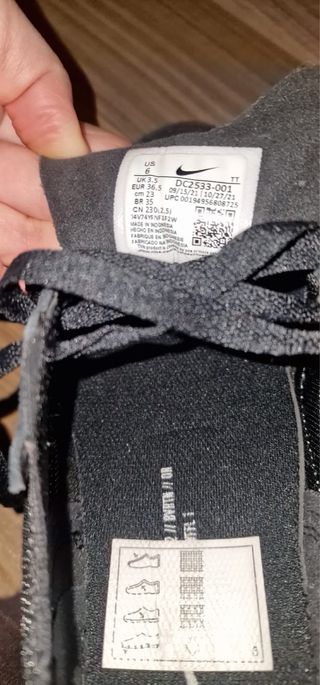 Zapatillas Nike Mujer Negras y Blancas