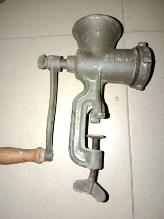 Picadora de carne manual ELMA