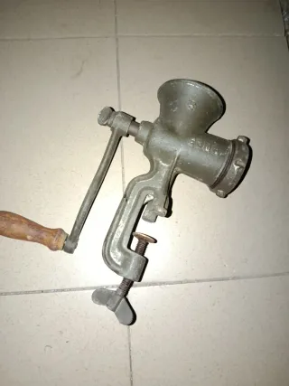 Picadora de carne manual ELMA