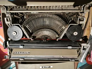 Olivetti Lettera 22 Macchina da Scrivere