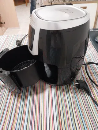 Freidora de aire negra