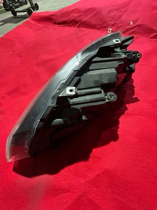 Faro Delantero Derecho VW Polo