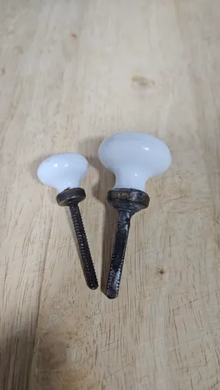 Interruptor y pomos cerámica antiguos