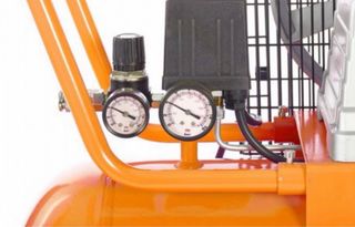 Compresor de aire naranja nuevo sin usar