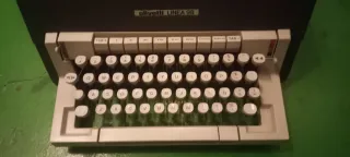 Máquina de escribir Olivetti Línea 98