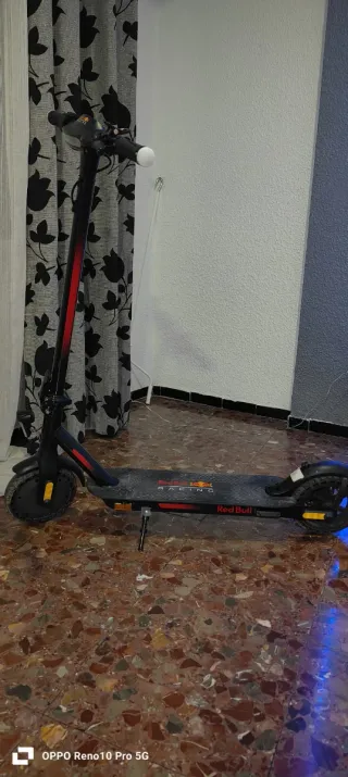 Patinete Eléctrico Red Bull Racing