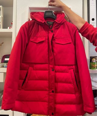 Plumas rojo con capucha