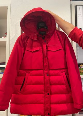 Plumas rojo con capucha