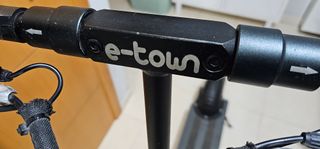 Patinete eléctrico E-town.