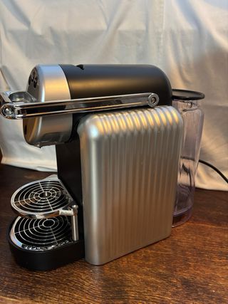 Cafetera Nespresso Zenius