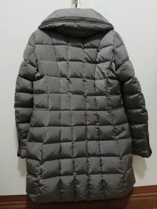 Abrigo de plumas gris Zara