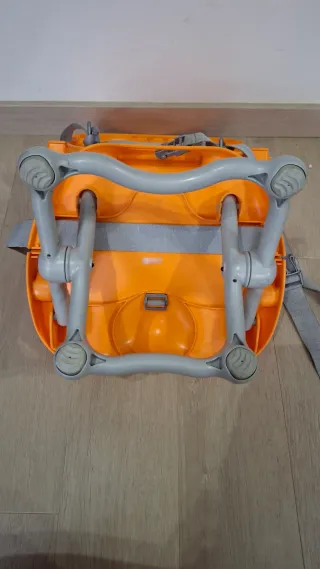 Trona portátil naranja