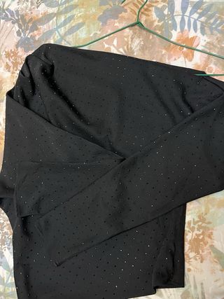 Blusa asimétrica Negra Brillante