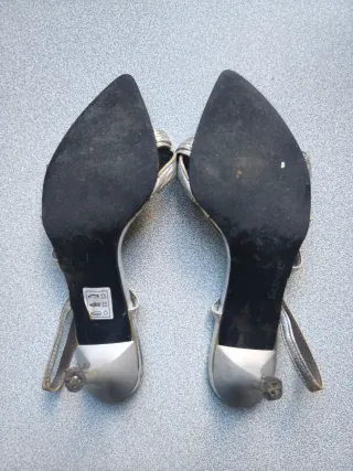 Sandálias Prata Elegantes com Brilhos