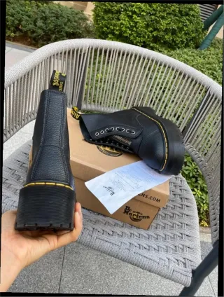 Botas Dr. Martens Negras Clásicas