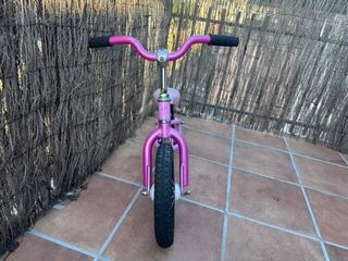 Bici de aprendizaje Specialized rosa