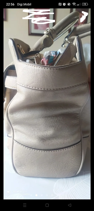 Bolso Guess Beige Charol Mano Hombro