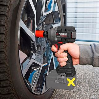 ATORNILLADOR IMPACTO PERFORMANCE 600Nm CON BATERÍA