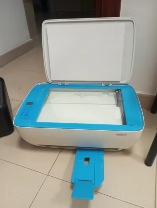 Impresora multifunción con escáner