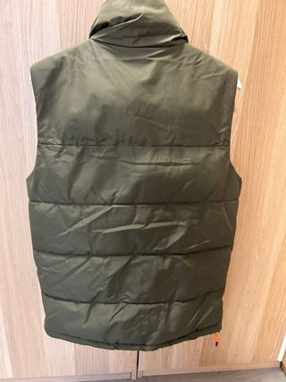 Chaleco acolchado verde militar