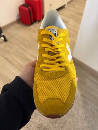 Zapatillas Munich 1939 Amarillas Sin Usar