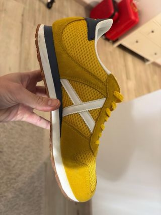 Zapatillas Munich 1939 Amarillas Sin Usar