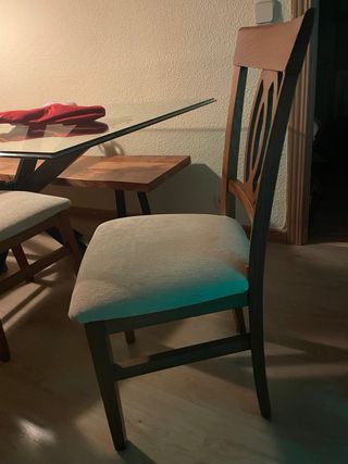 Sillas de comedor de madera y tela