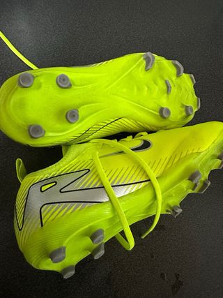 Botas de fútbol Nike niño Talla 33.5