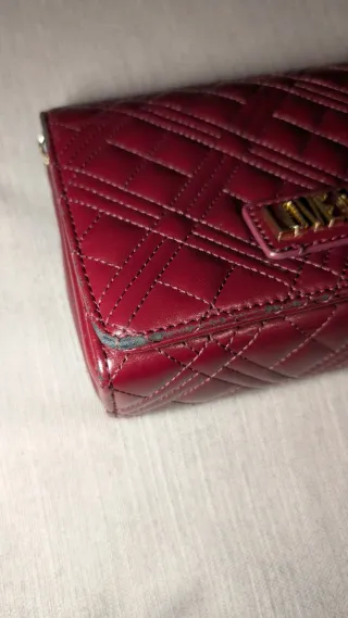 Bolso Love Moschino Acolchado Granate