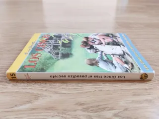 Los Cinco Tras El Pasadizo Secreto – Enid Blyton