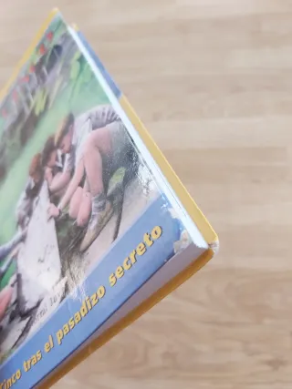 Los Cinco Tras El Pasadizo Secreto – Enid Blyton