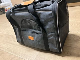 Transportín para mascotas gris y negro