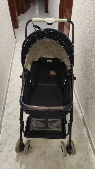 Carrito de bebé Chicco con estampado de gatitos