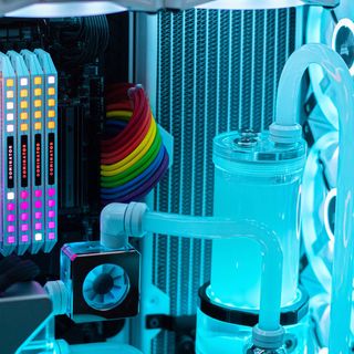 PC Workstation Alta Gama Refrigeración Líquida