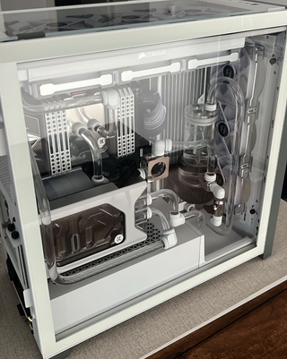 PC Workstation Alta Gama Refrigeración Líquida