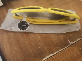 Gafas de sol Hawkers nuevas sin estrenar amarillas