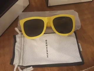 Gafas de sol Hawkers nuevas sin estrenar amarillas