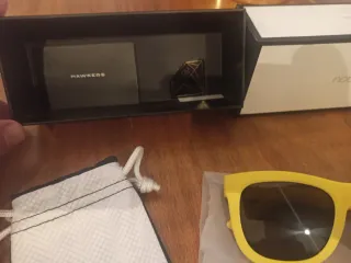Gafas de sol Hawkers nuevas sin estrenar amarillas