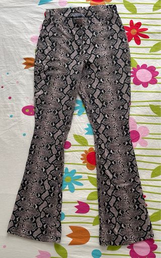 Pantalones de serpiente