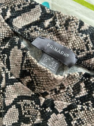 Pantalones de serpiente